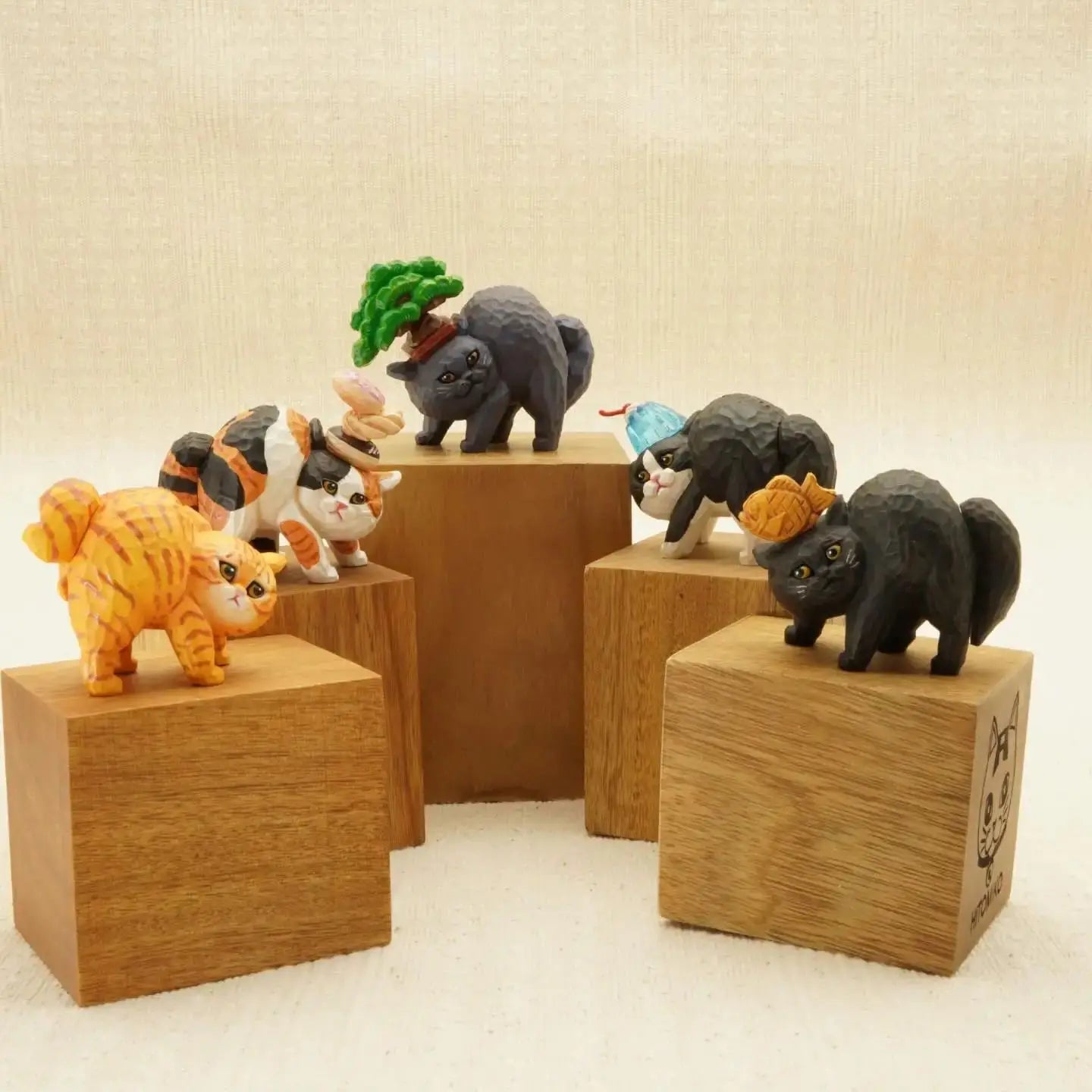 Gatos tallados en madera (Stasto) — gachapon japonés, foto 2