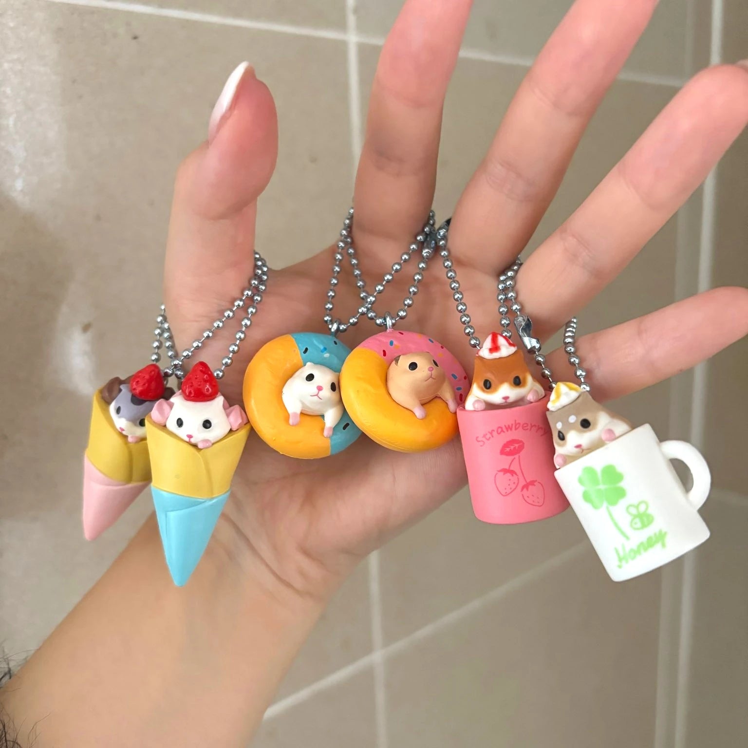 Hámsters dulces con fresa (Tarlin) — gachapon japonés, foto 4