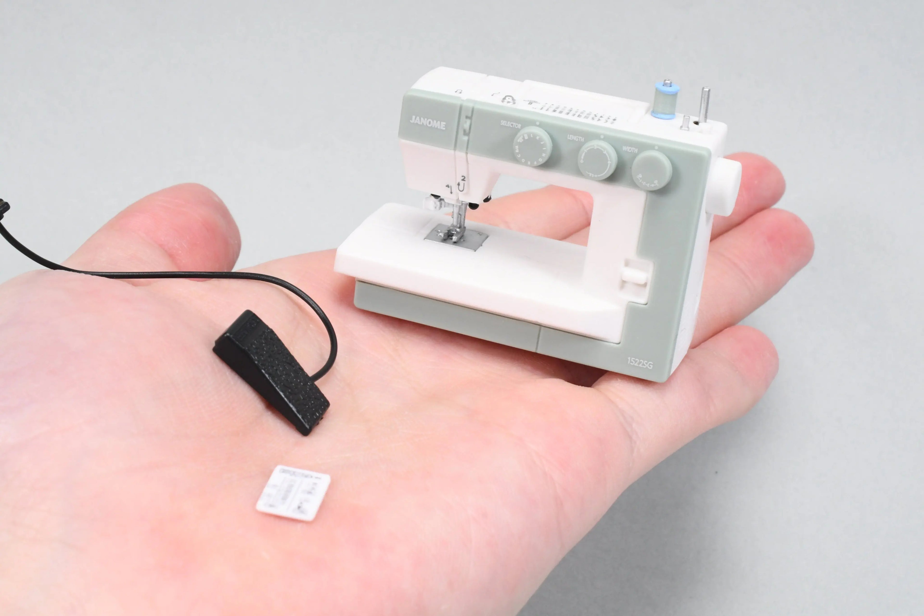 Máquinas de coser mini (Toys Cabin) — gachapon japonés, foto 2
