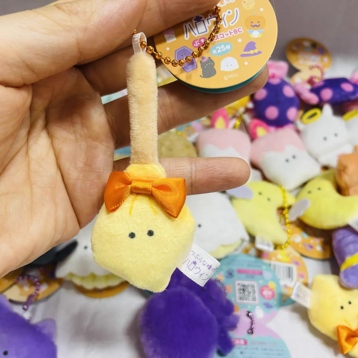 Peluchito de ojos redondos 5,8cm (Yell) — gachapon japonés, foto 4