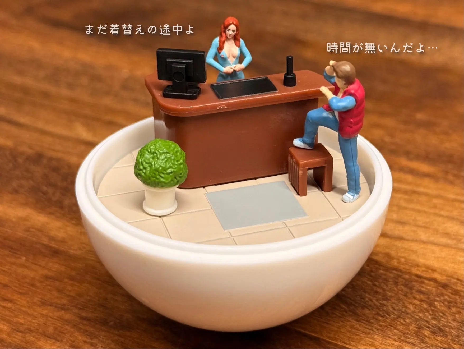 Tocadiscos en miniatura (Tarlin) — gachapon japonés, foto 3