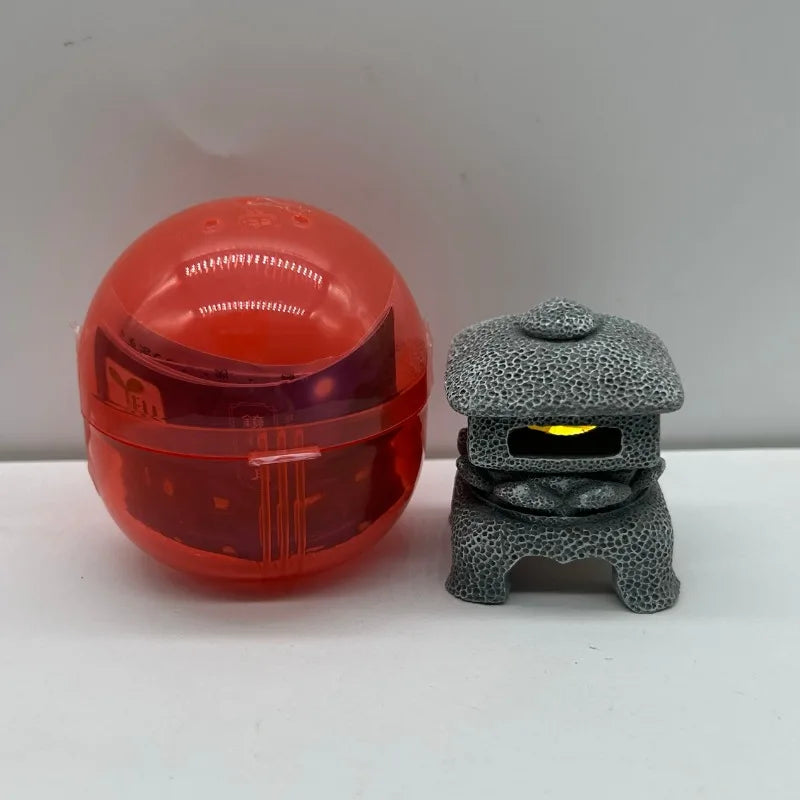 Figura gachapón de farolillo de jardin japonés kawaii que brilla en la oscuridad, estilo japonés — Don Gachapón