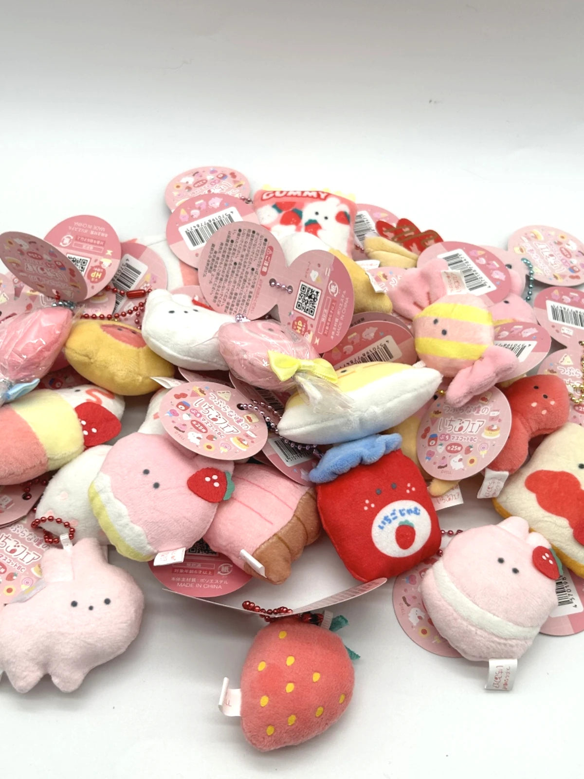 Fresitas de ojos redondos — peluche 6cm (Yell) — gachapon japonés, foto 4