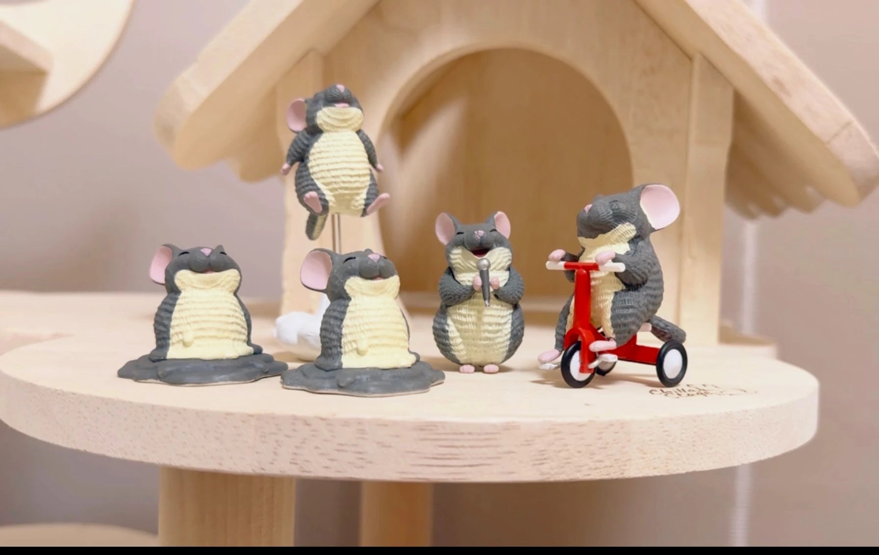 Chinchillas dignas (Koro Koro) — gachapon japonés, foto 3