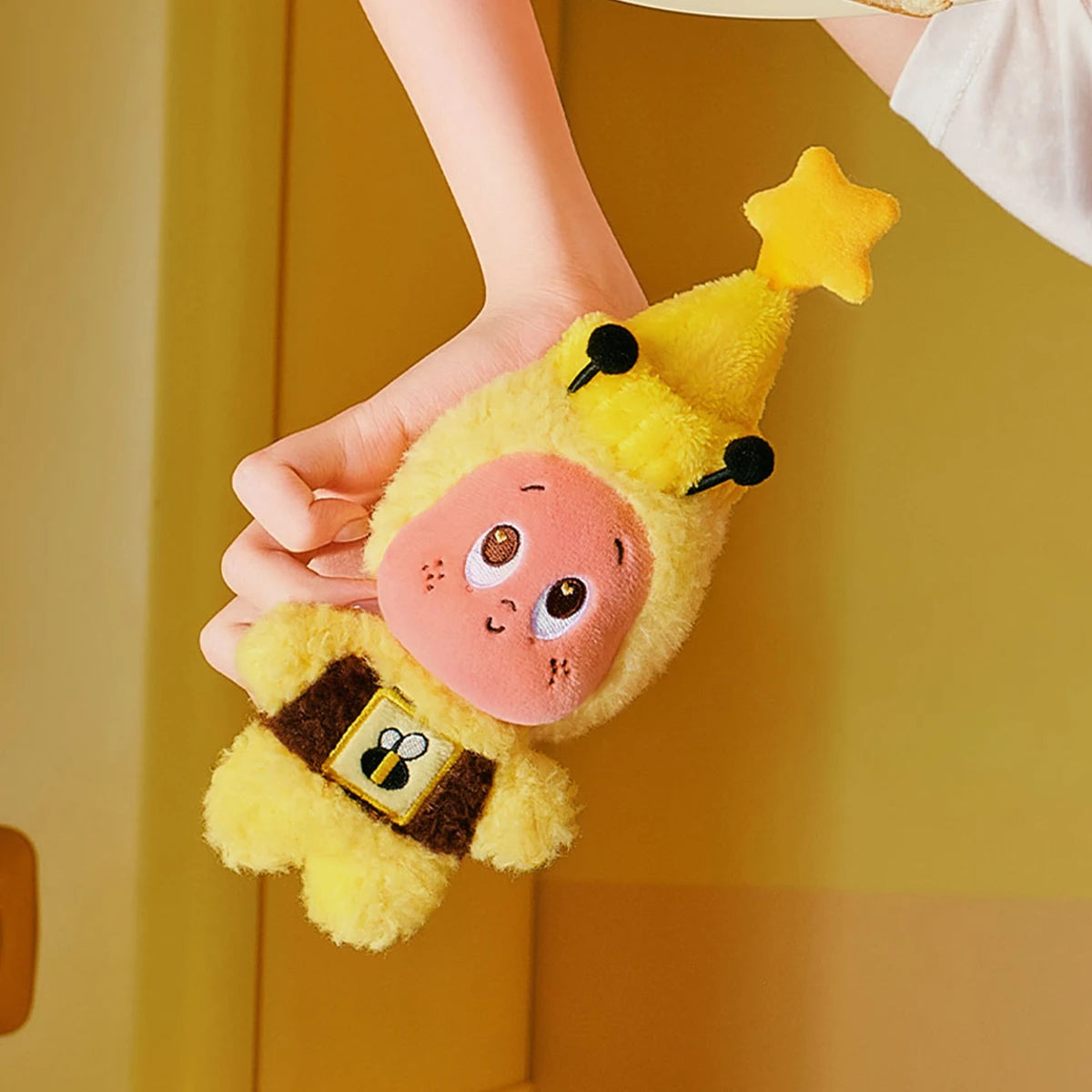POP MART MOON GELATO Colgante de peluche (miel) — POP MART