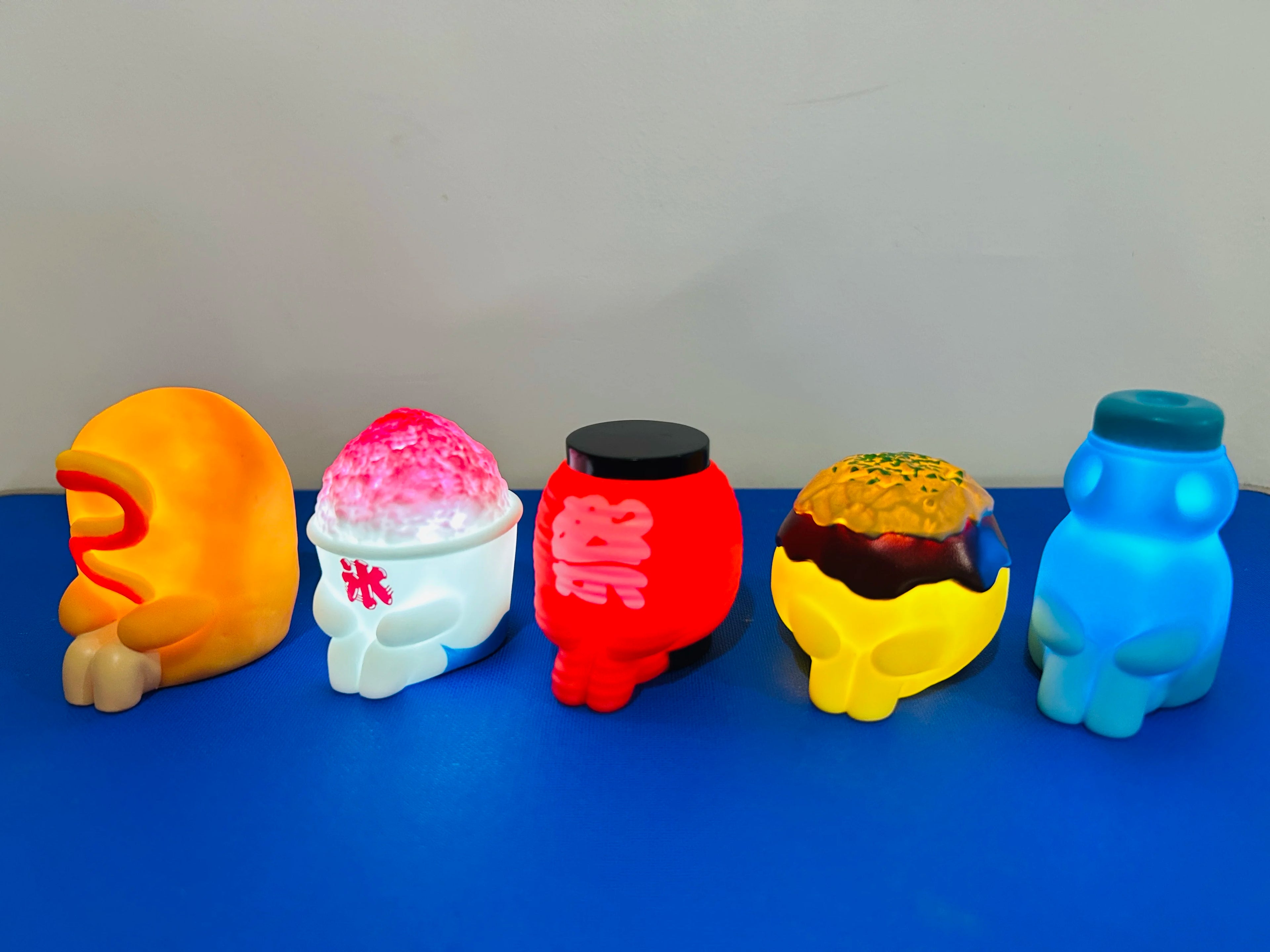 Puestecillos de ciudad con luz — gachapon japonés, foto 3