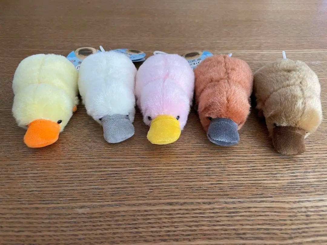 Ornitorrincos en columpio (Yell) — gachapon japonés, foto 4
