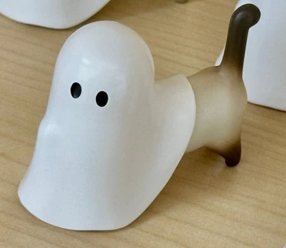 Gato fantasma en Halloween