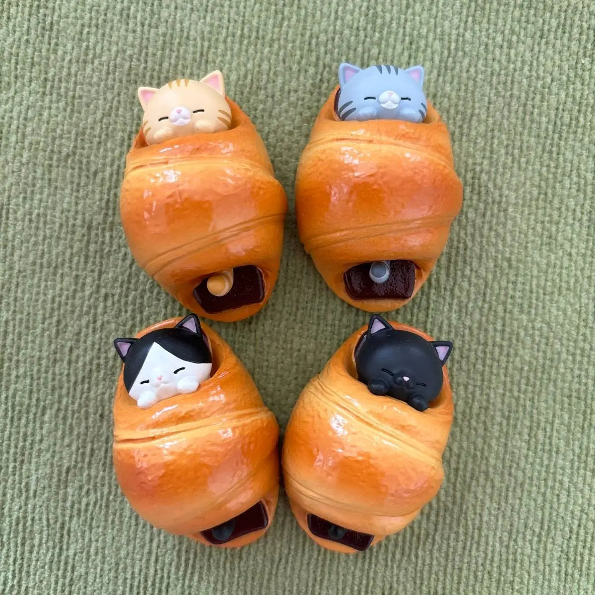 Gatos en saco de dormir (Qualia) — gachapon japonés, foto 3