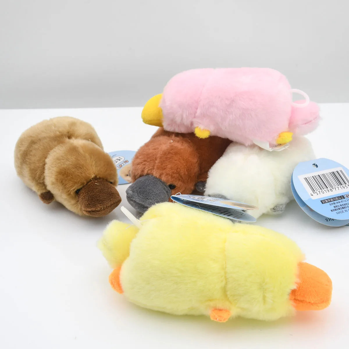 Ornitorrincos en columpio (Yell) — gachapon japonés, foto 2