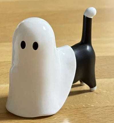 Gato fantasma en Halloween
