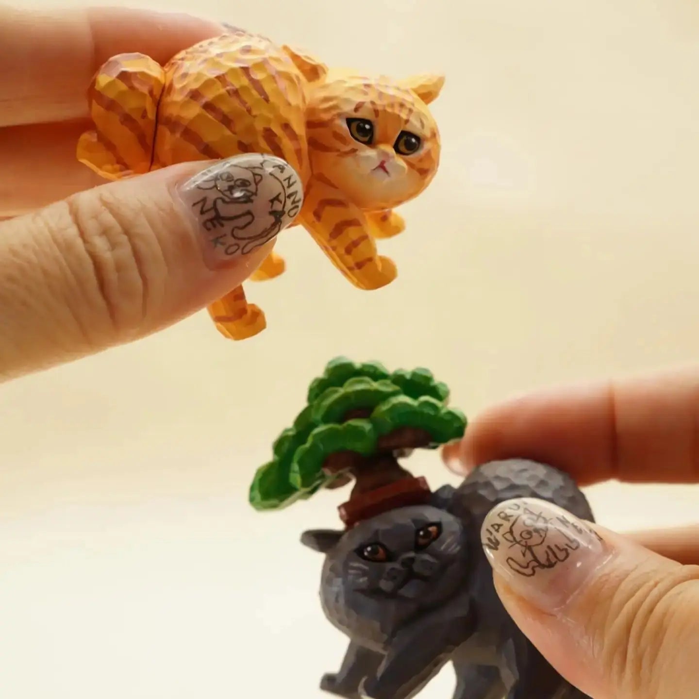 Gatos tallados en madera (Stasto) — gachapon japonés, foto 3