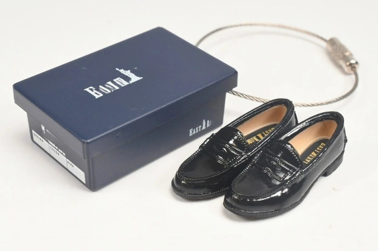 Mochilita escolar y mocasines — llavero mini — gachapon japonés, foto 3